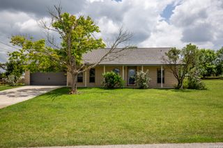182 GLENVALLEY CIR, Bandera, TX 78003
