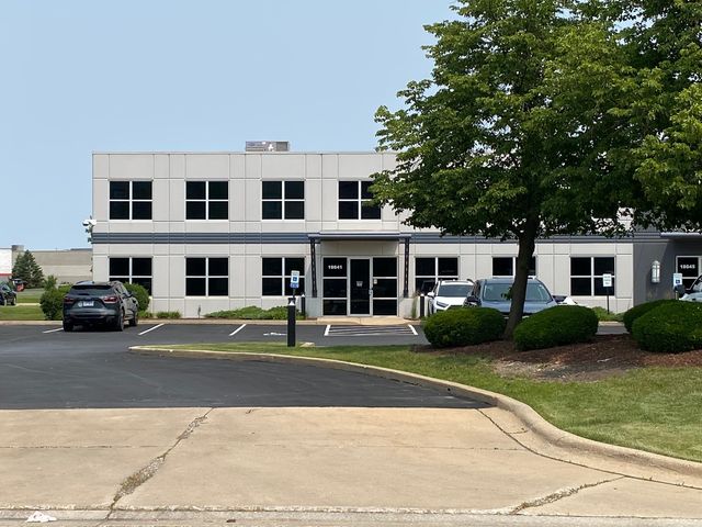 18641 W CREEK Drive, Tinley Park, IL 60477