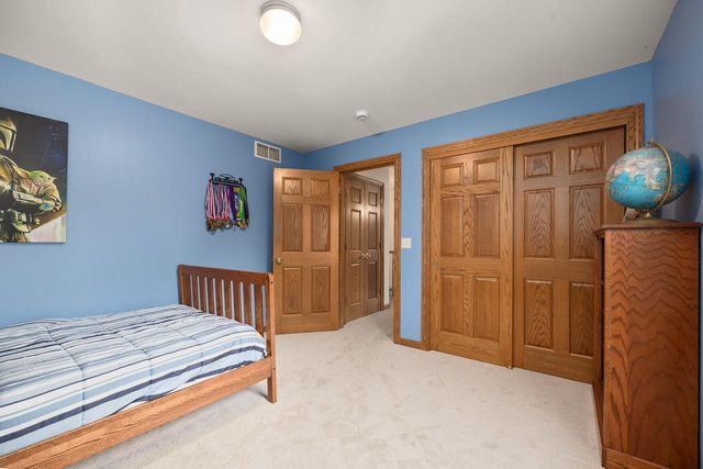1440 Mario LANE, Oak Creek, WI 53154