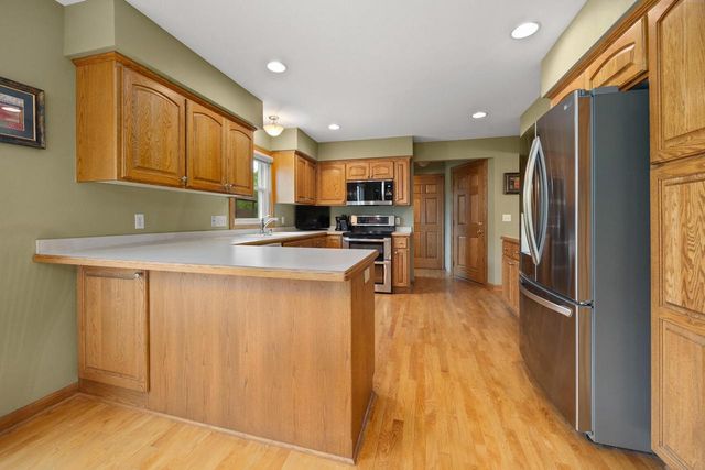 1440 Mario LANE, Oak Creek, WI 53154