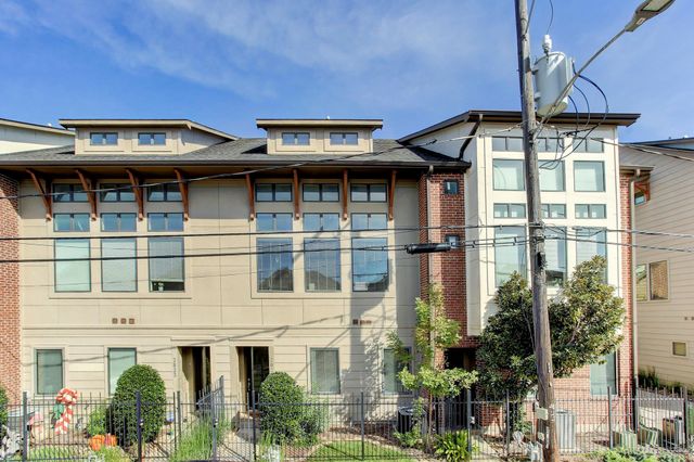 2825 Pease Street, Houston, TX 77003