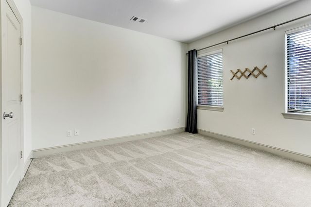 2825 Pease Street, Houston, TX 77003