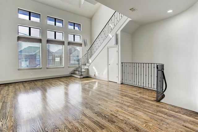 2825 Pease Street, Houston, TX 77003