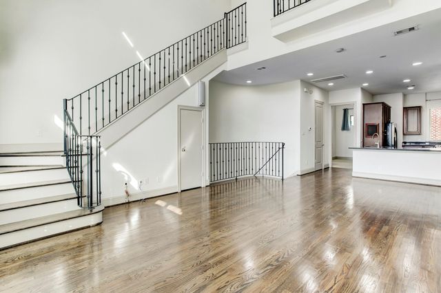 2825 Pease Street, Houston, TX 77003