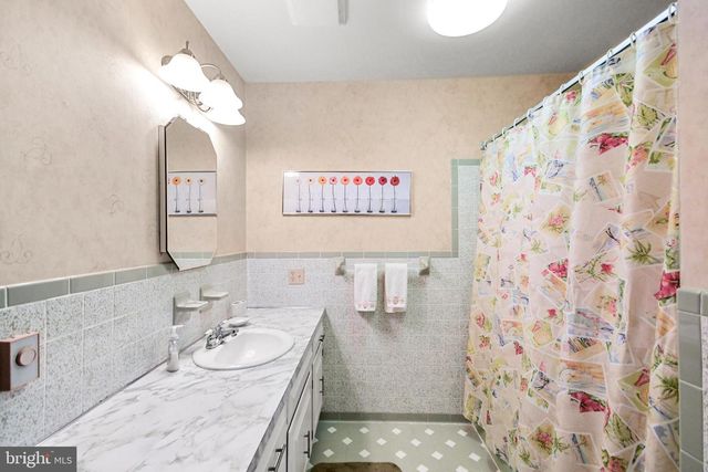 8010 GLENDALE DR, Frederick, MD 21702