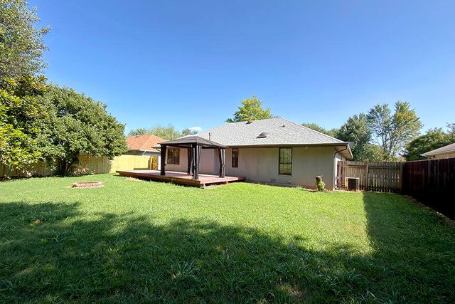 2225 W Rockwood Street, Springfield, MO 65807