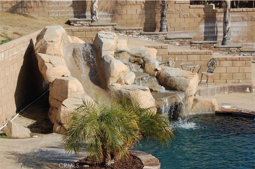 Image 5 of property listing at 239 Oldenburg, Norco, CA 92860