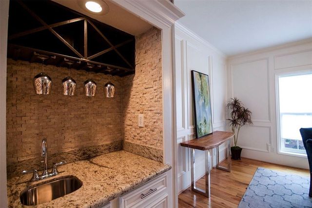 1802 Potomac D, Houston, TX 77057