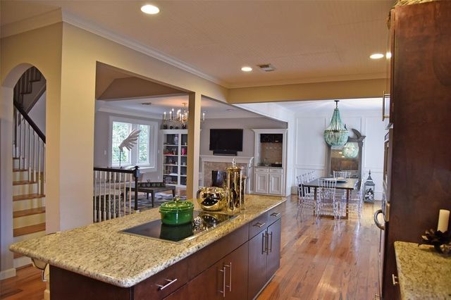1802 Potomac D, Houston, TX 77057