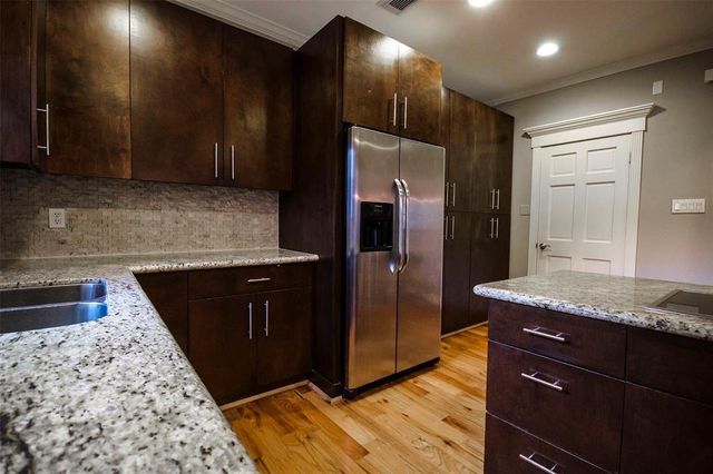1802 Potomac D, Houston, TX 77057