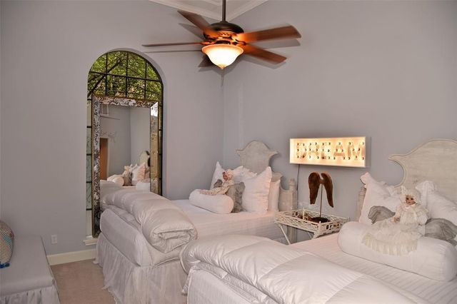 1802 Potomac D, Houston, TX 77057