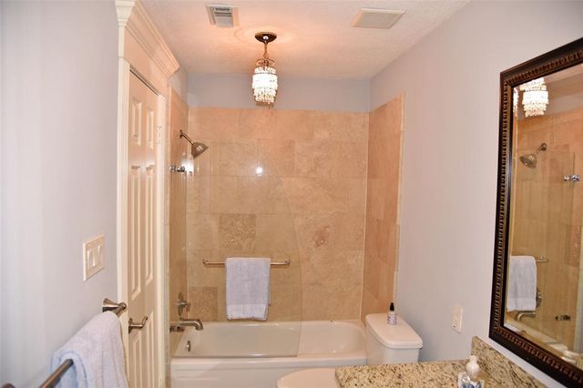 1802 Potomac D, Houston, TX 77057