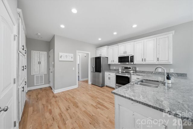 135 Maplewood Court, Hudson, NC 28638