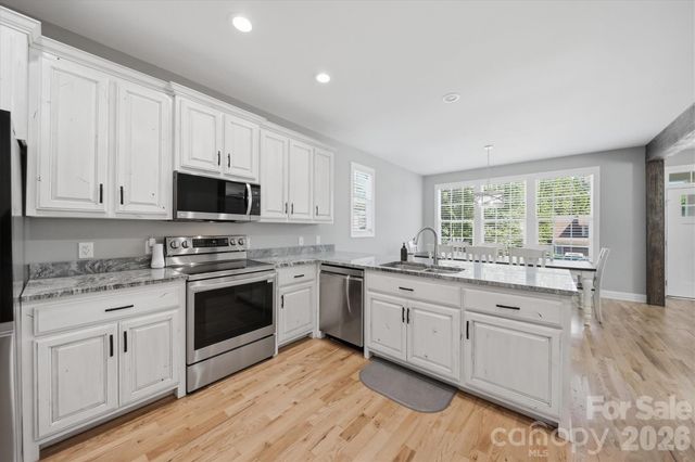 135 Maplewood Court, Hudson, NC 28638