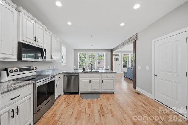 135 Maplewood Court, Hudson, NC 28638