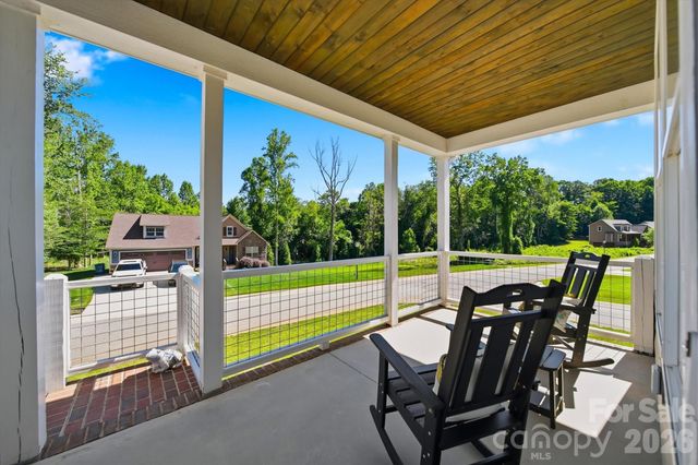 135 Maplewood Court, Hudson, NC 28638