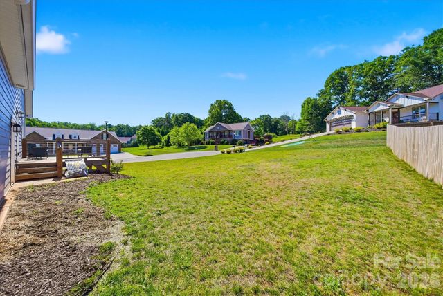 135 Maplewood Court, Hudson, NC 28638