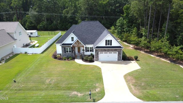 305 Summerfield Drive, Pikeville, NC 27863