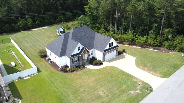 305 Summerfield Drive, Pikeville, NC 27863