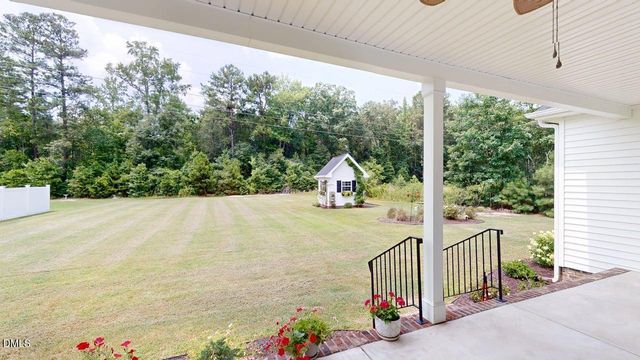 305 Summerfield Drive, Pikeville, NC 27863