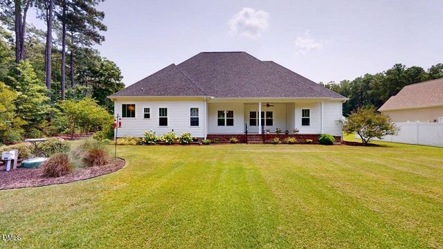 305 Summerfield Drive, Pikeville, NC 27863