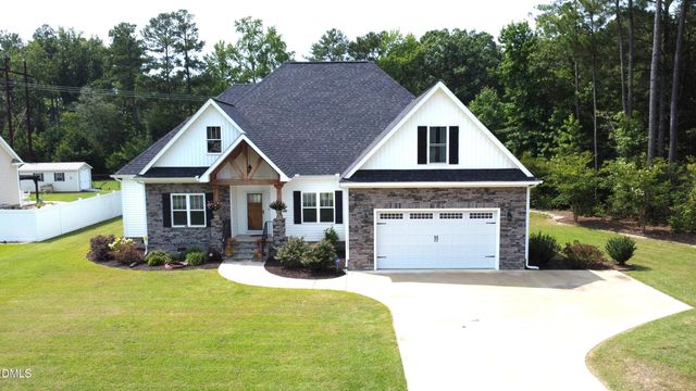305 Summerfield Drive, Pikeville, NC 27863