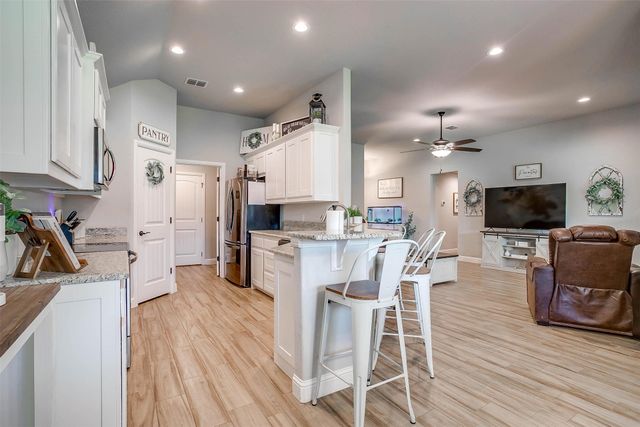 123 Clover Circle, Weatherford, TX 76086