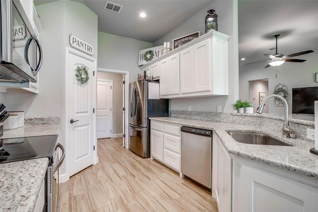 123 Clover Circle, Weatherford, TX 76086