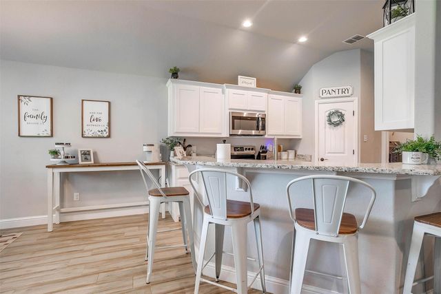 123 Clover Circle, Weatherford, TX 76086