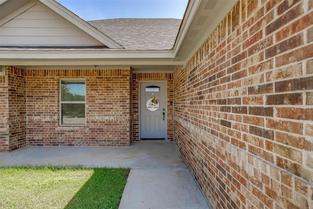 123 Clover Circle, Weatherford, TX 76086