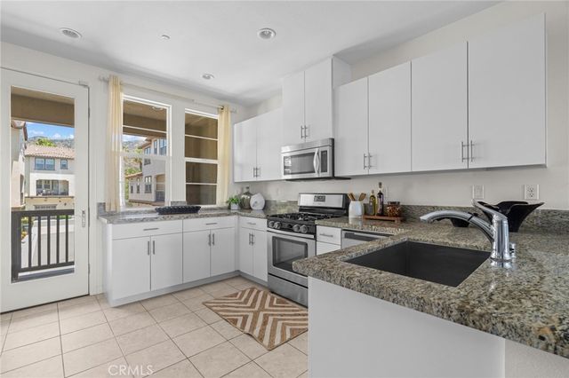 902 N Botanica Lane C, Azusa, CA 91702