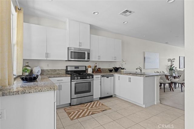 902 N Botanica Lane C, Azusa, CA 91702