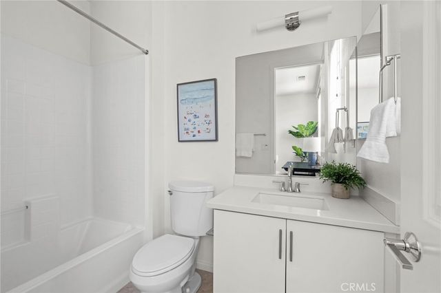 902 N Botanica Lane C, Azusa, CA 91702