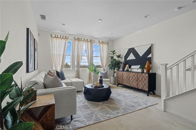 902 N Botanica Lane C, Azusa, CA 91702