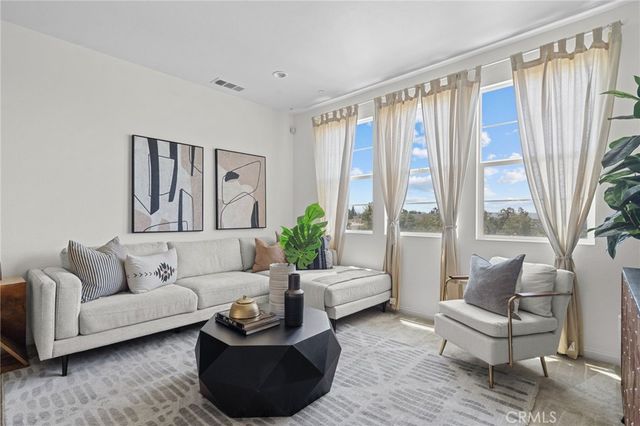 902 N Botanica Lane C, Azusa, CA 91702