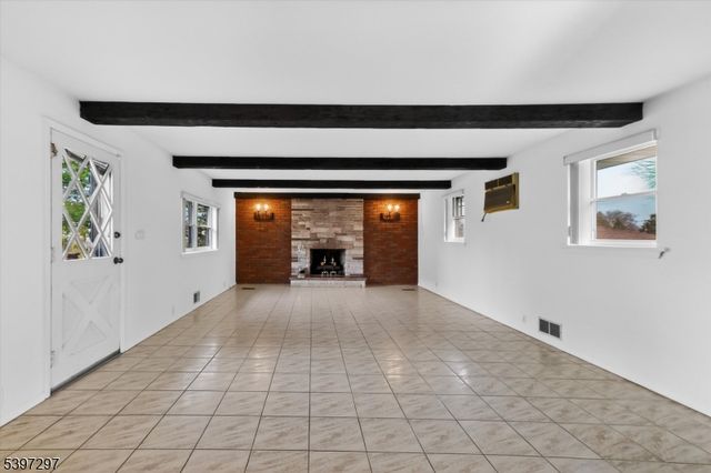 66 Jamros Ter, Saddle Brook Twp., NJ 07663