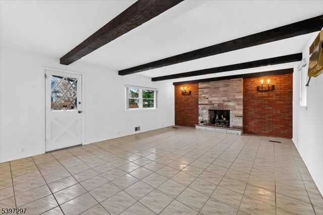 66 Jamros Ter, Saddle Brook Twp., NJ 07663