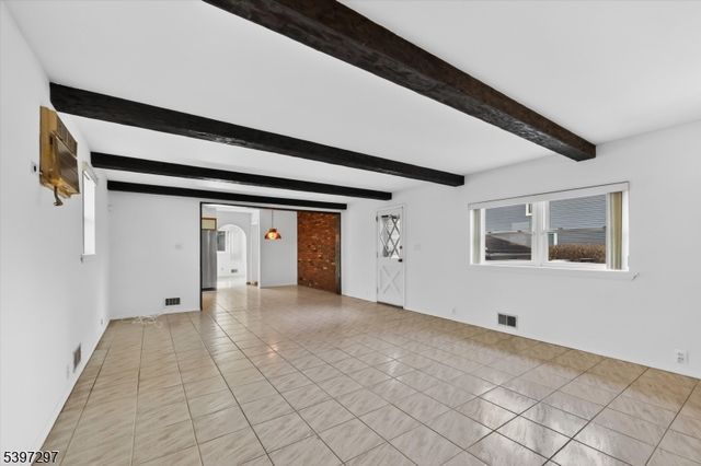 66 Jamros Ter, Saddle Brook Twp., NJ 07663