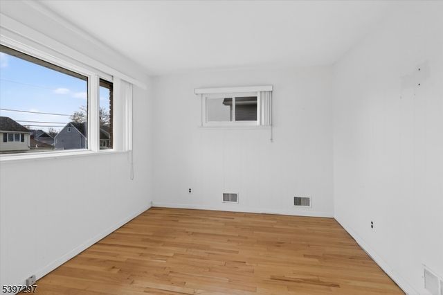 66 Jamros Ter, Saddle Brook Twp., NJ 07663