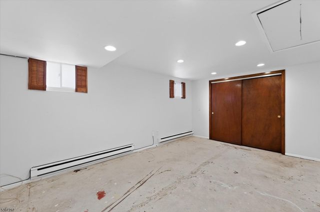 66 Jamros Ter, Saddle Brook Twp., NJ 07663