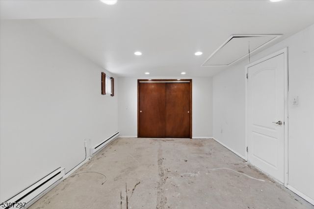 66 Jamros Ter, Saddle Brook Twp., NJ 07663