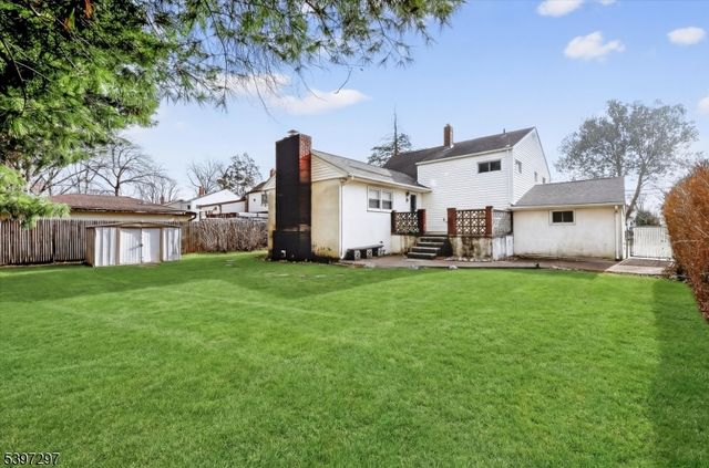 66 Jamros Ter, Saddle Brook Twp., NJ 07663