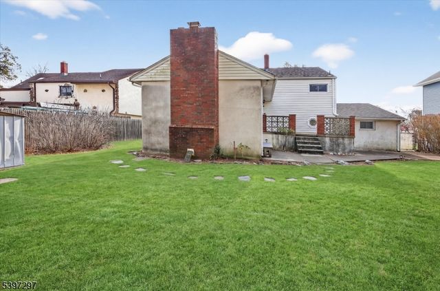 66 Jamros Ter, Saddle Brook Twp., NJ 07663