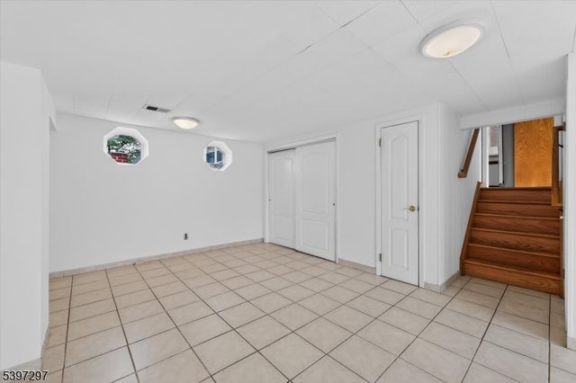 66 Jamros Ter, Saddle Brook Twp., NJ 07663