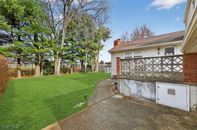 66 Jamros Ter, Saddle Brook Twp., NJ 07663