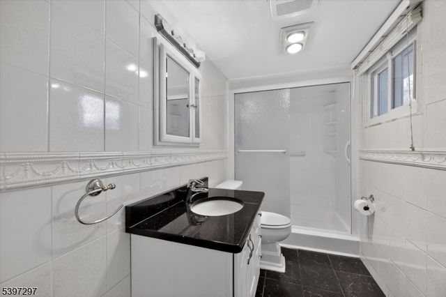 66 Jamros Ter, Saddle Brook Twp., NJ 07663