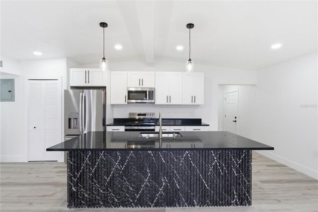 6606 N 30TH STREET, Tampa, FL 33610