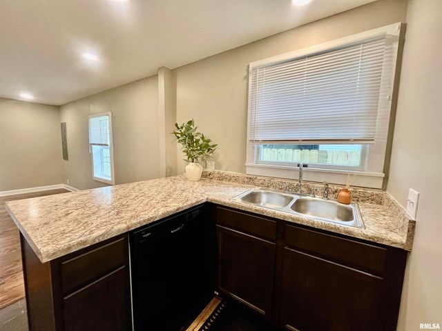 314 W 12TH Street, Metropolis, IL 62960