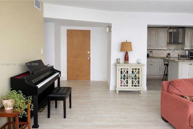 1351 NE Miami Gardens Dr 926E, Miami, FL 33179