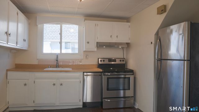 49 Sound View Heights, Branford, CT 06405